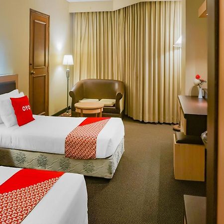Oyo 3967 Hotel Pantai Wisata マカッサル エクステリア 写真