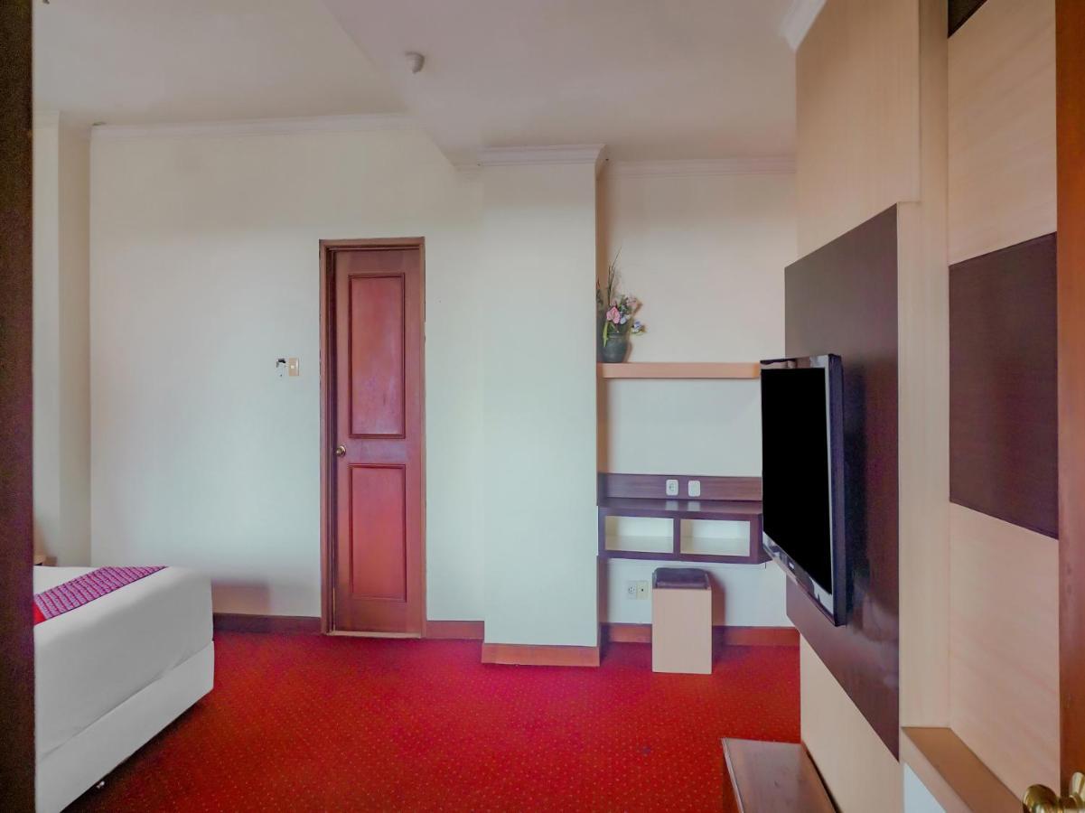 Oyo 3967 Hotel Pantai Wisata マカッサル エクステリア 写真