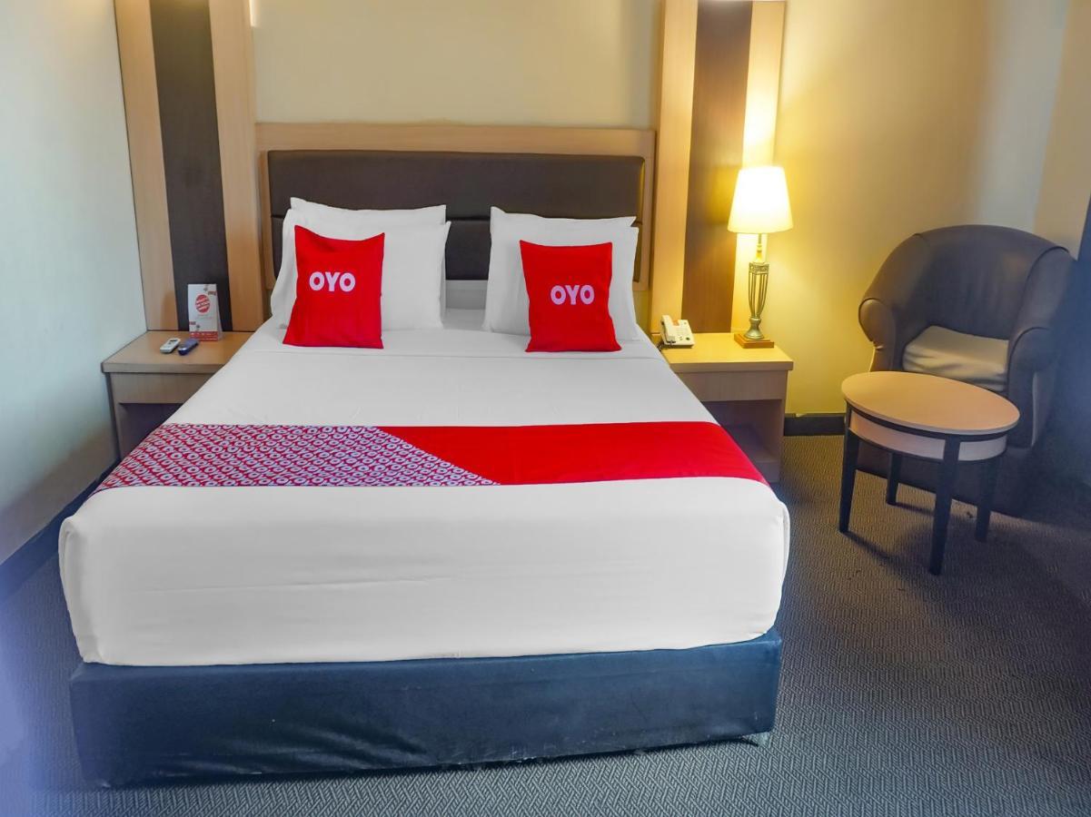 Oyo 3967 Hotel Pantai Wisata マカッサル エクステリア 写真