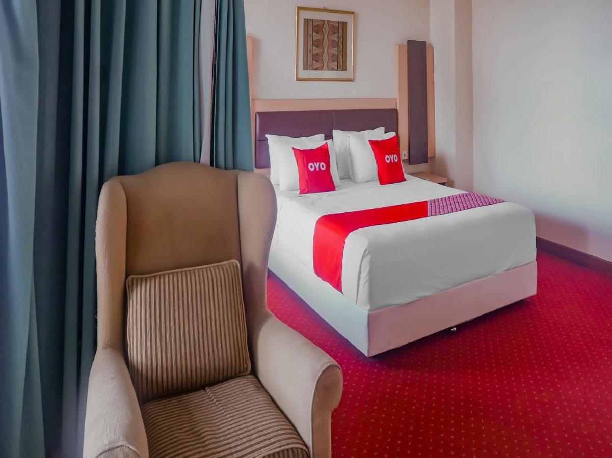 Oyo 3967 Hotel Pantai Wisata マカッサル エクステリア 写真